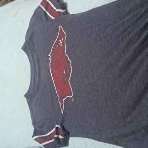 Women razorback shirt size sm